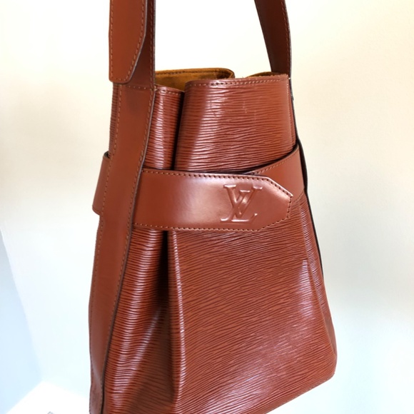 LOUIS VUITTON BAG - Picture 6 of 12